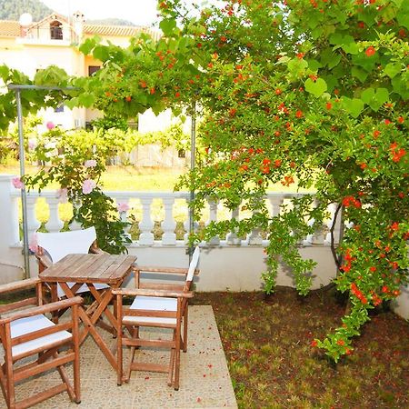 Nereids Apartments And Studios Chrisi Ammoudia Eksteriør billede