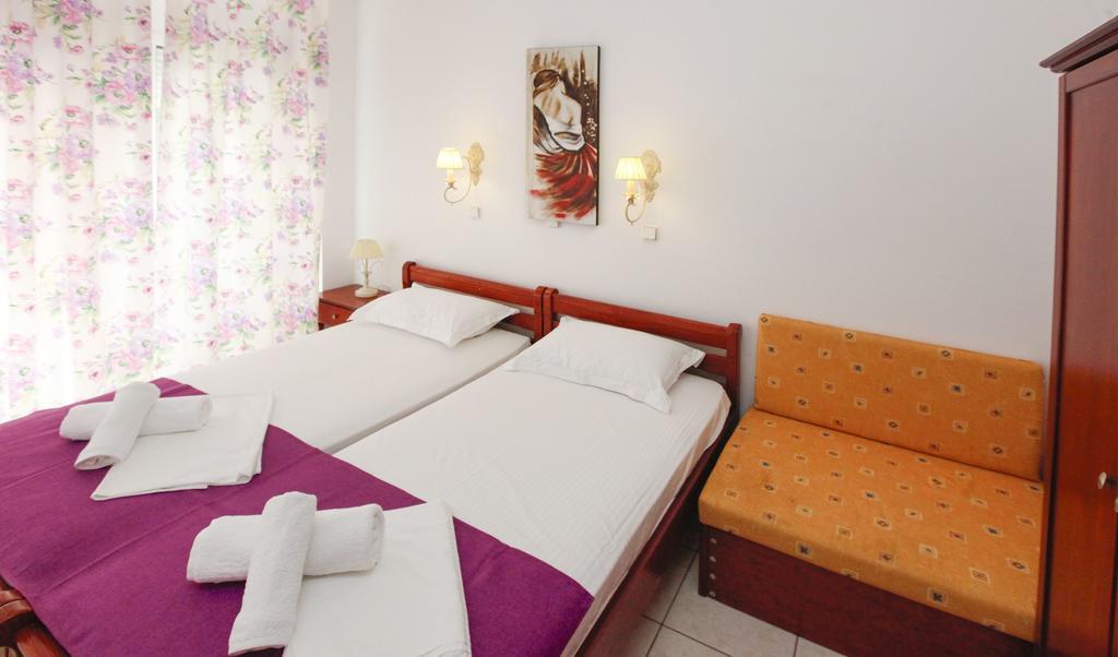 Nereids Apartments And Studios Chrisi Ammoudia Eksteriør billede