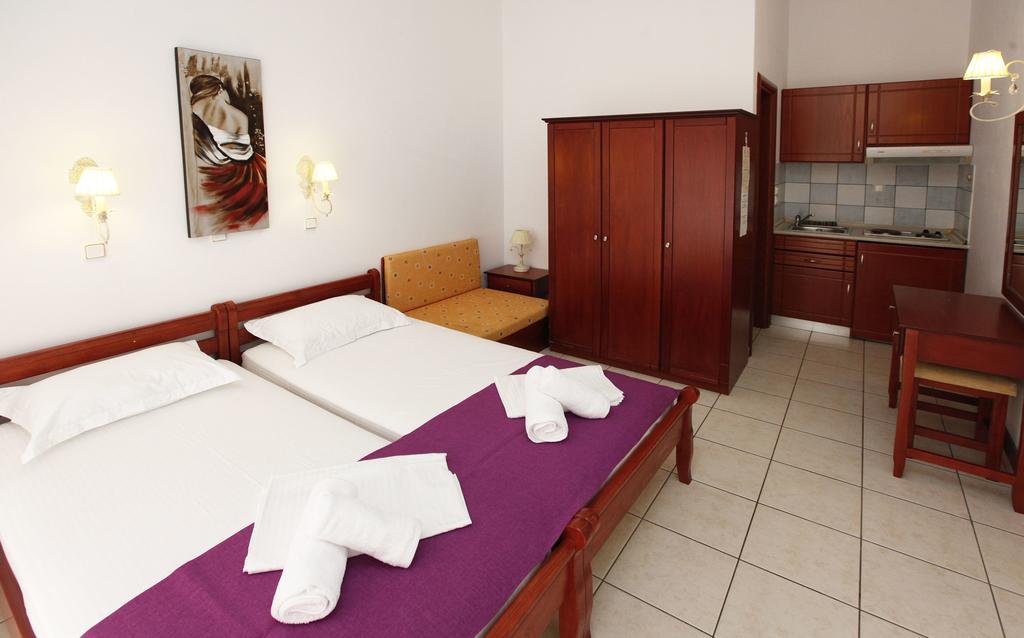Nereids Apartments And Studios Chrisi Ammoudia Eksteriør billede