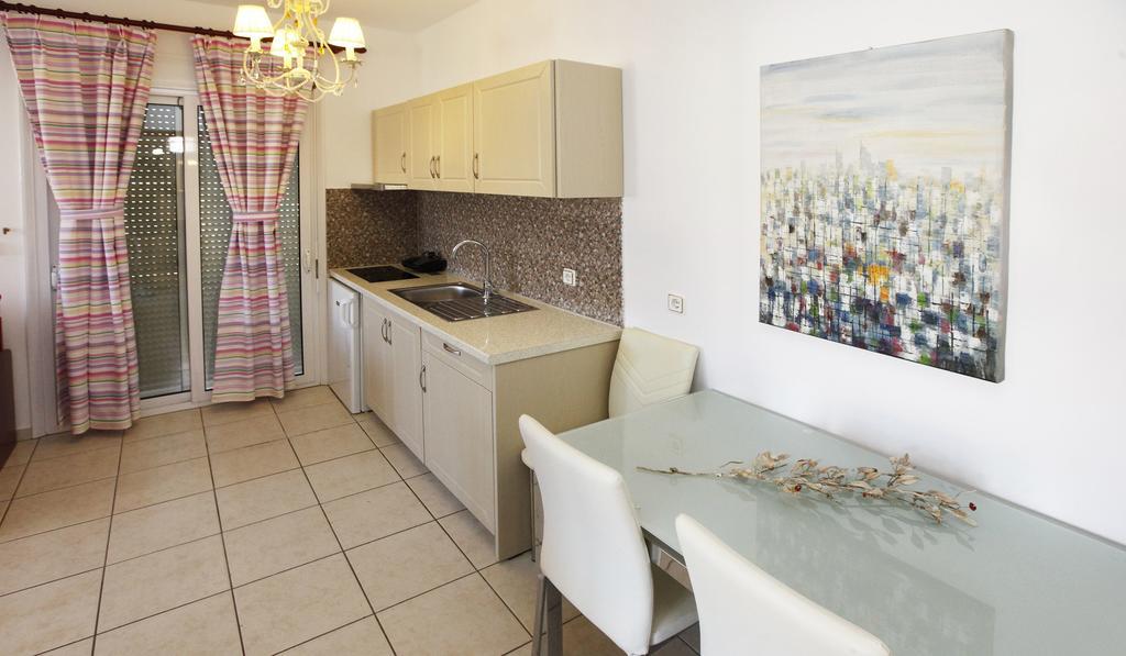 Nereids Apartments And Studios Chrisi Ammoudia Eksteriør billede