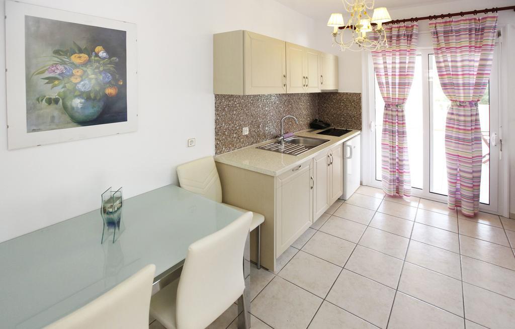 Nereids Apartments And Studios Chrisi Ammoudia Eksteriør billede