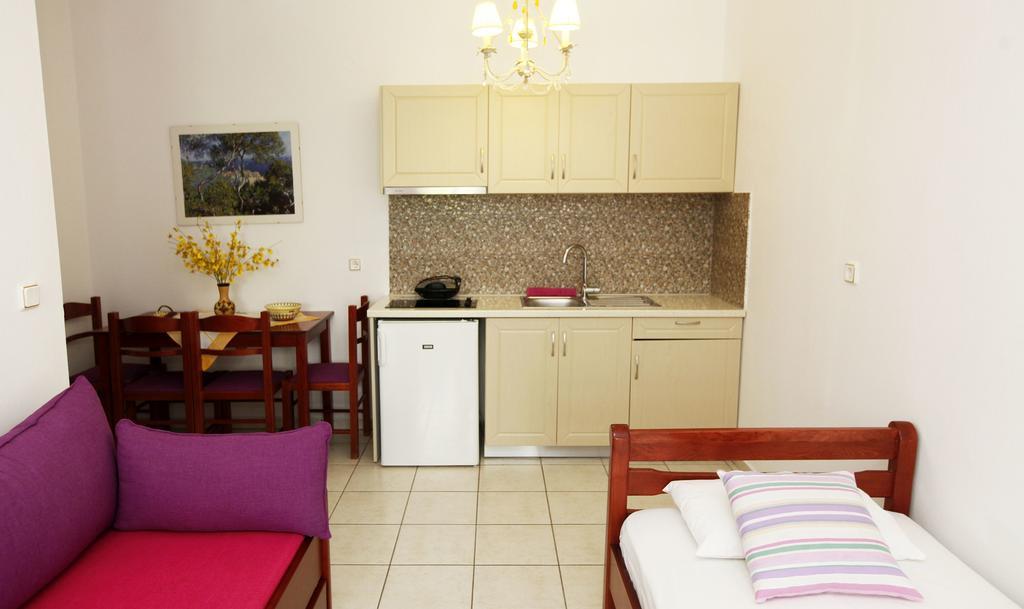Nereids Apartments And Studios Chrisi Ammoudia Eksteriør billede